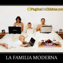 Foto de familia moderna por la mañana